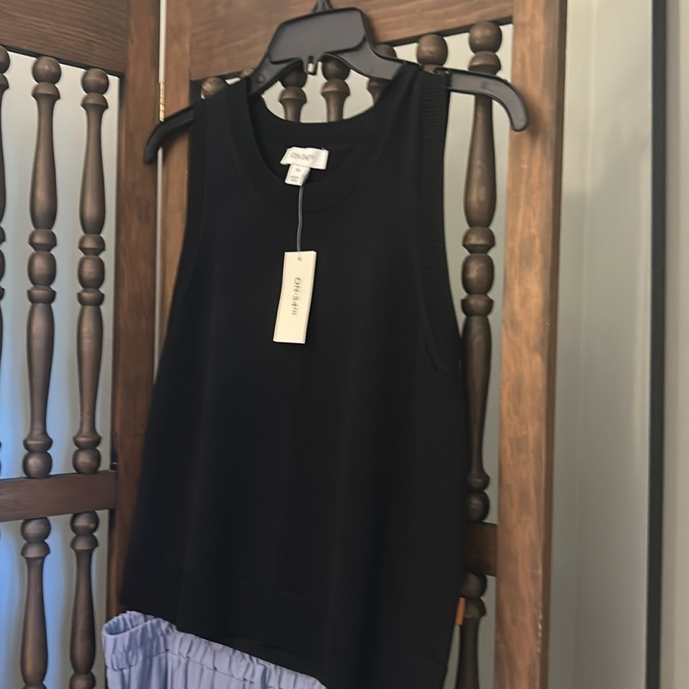 Black Sleeveless Sliming Sweater Top No Wrinkle Travelers Top Medium NEW! - Picture 3 of 5